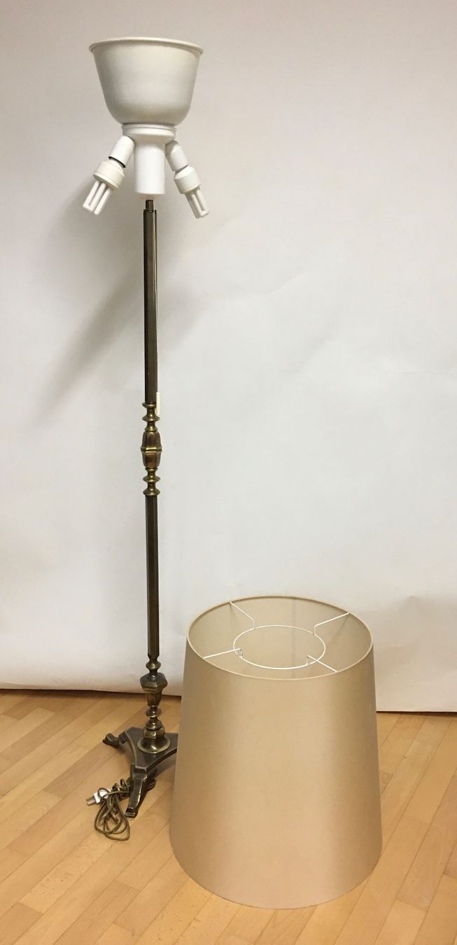 Lampade: Stehlampe, Messing, Stoffschirm, Vintage-Stil – Usato da Olten venduto da ELHANDEL 1