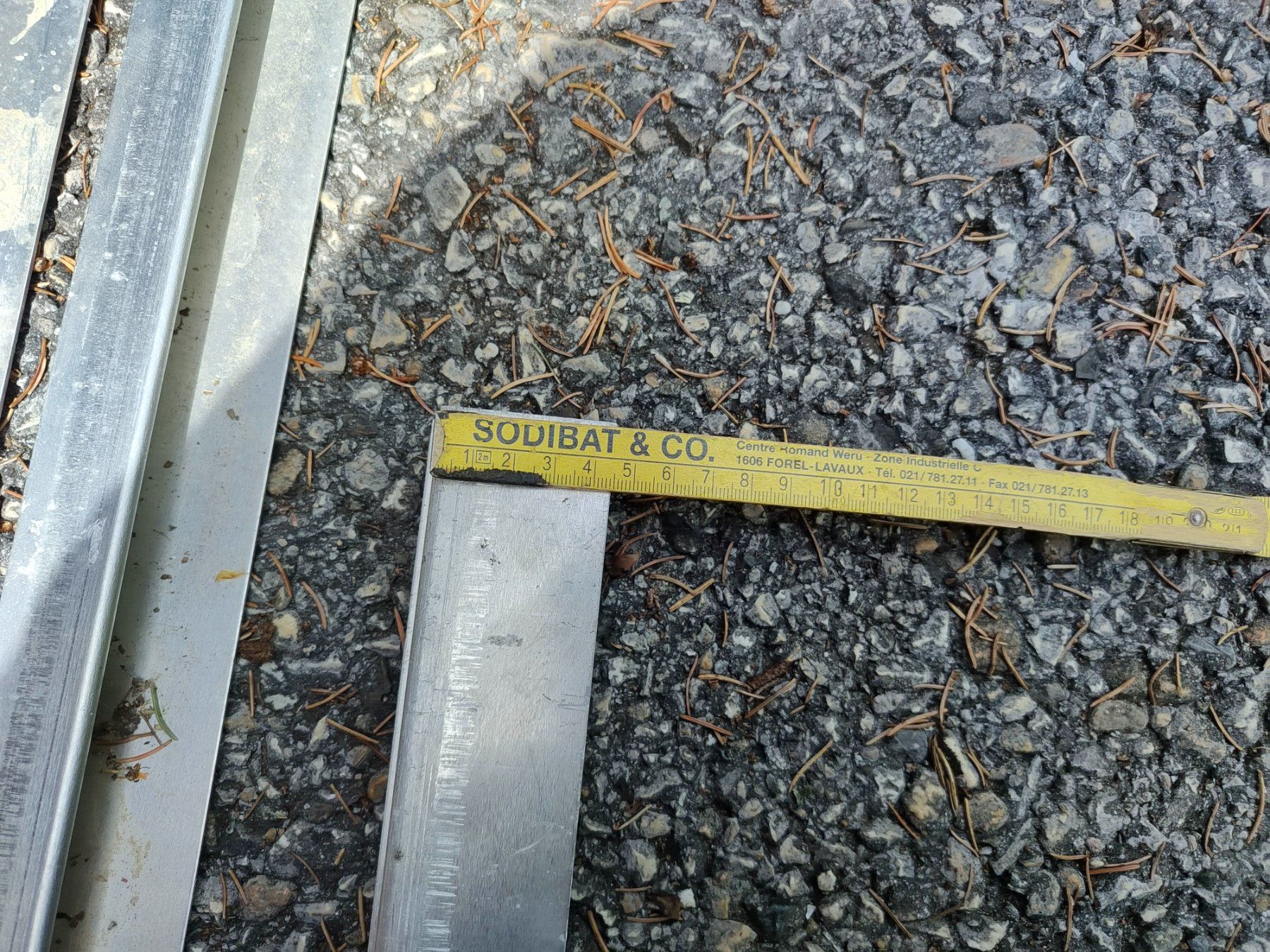 Ferramenta: Profils goutte pendante aluminium – Usato da Vulliens venduto da cochise0 2