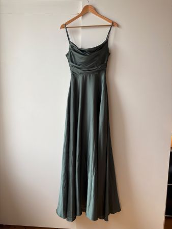 Abendkleid lang grün mit Rückenausschnitt ungebraucht