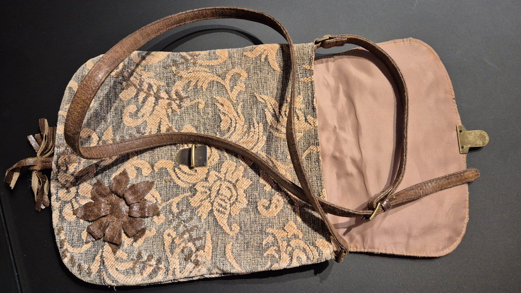 Borse da donna: Schultertasche Anna Cecere – Usato da Schönenbuch venduto da Rasmo 7