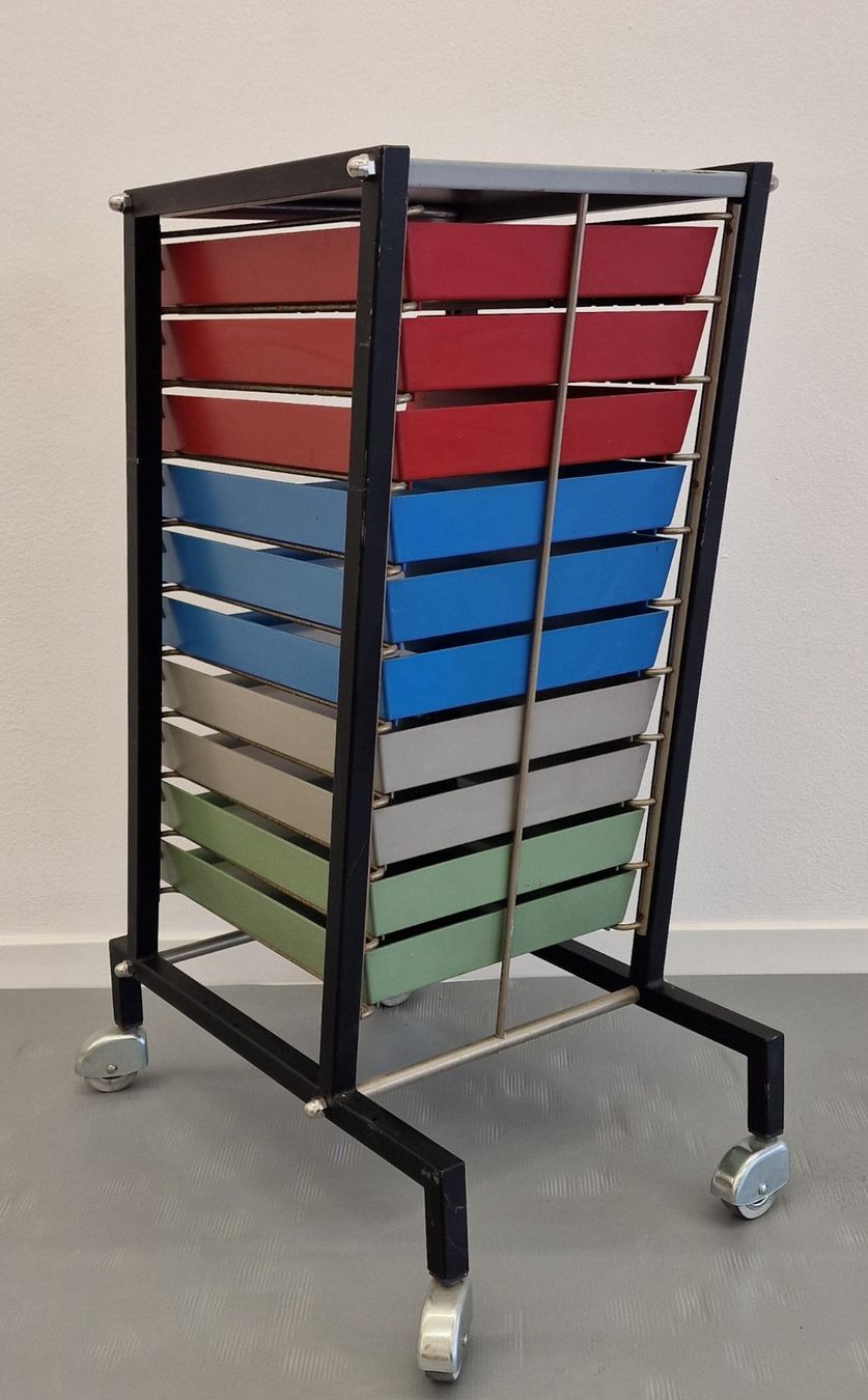 Möbel & Einrichtung: MCM Vintage Design, Papierablage Container, Rollbar, 1970er – Gebraucht aus St. Gallen von chambredirecte 5