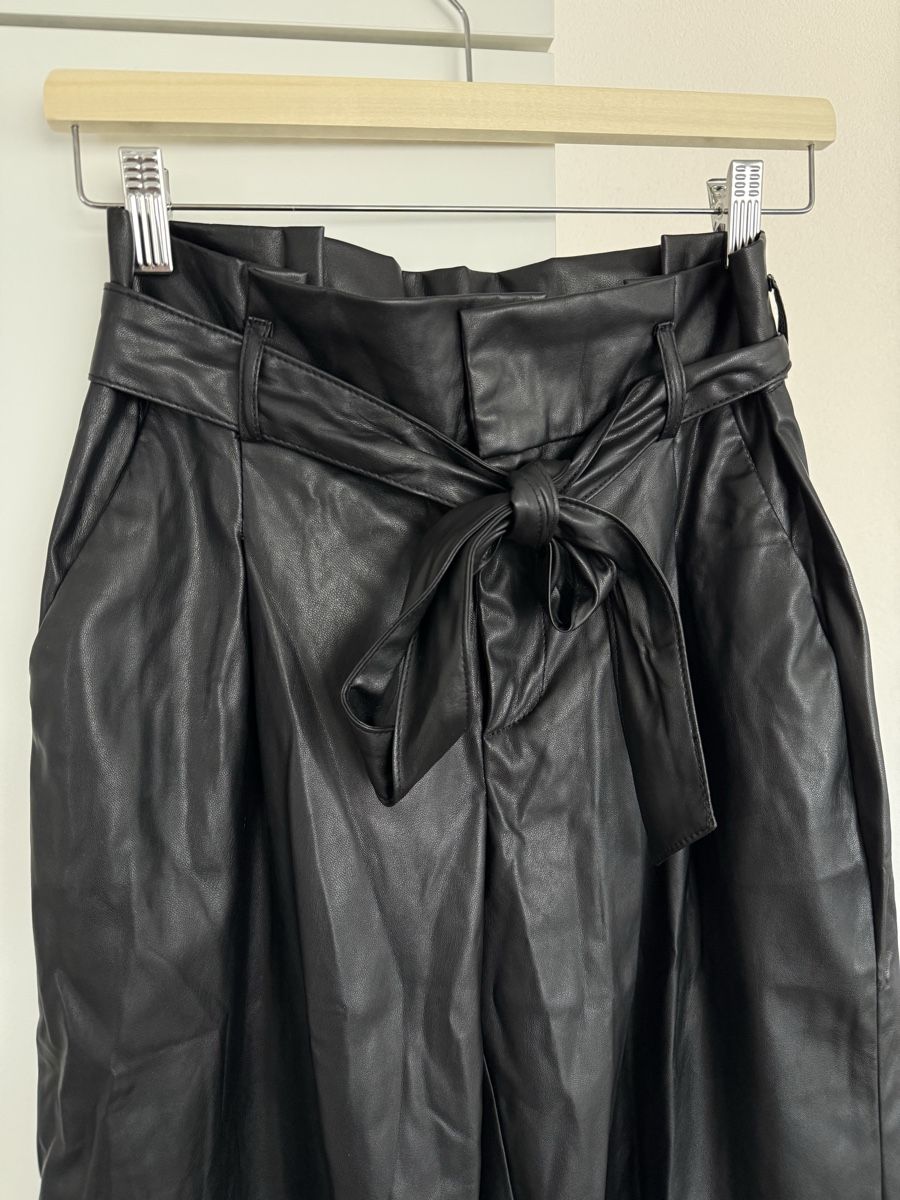 Vero Moda Hosen: Lederimitat Hose im Mom Schnitt – Neu (gemäss Beschreibung) aus Zürich von mel_87ct 1
