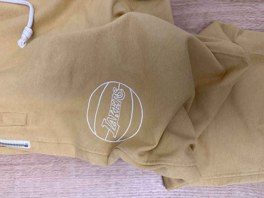 Lakers Canottiere & Pantaloni: Nike Lakers Trainingsset gelb – Usato da Schaffhausen venduto da Goni17 2