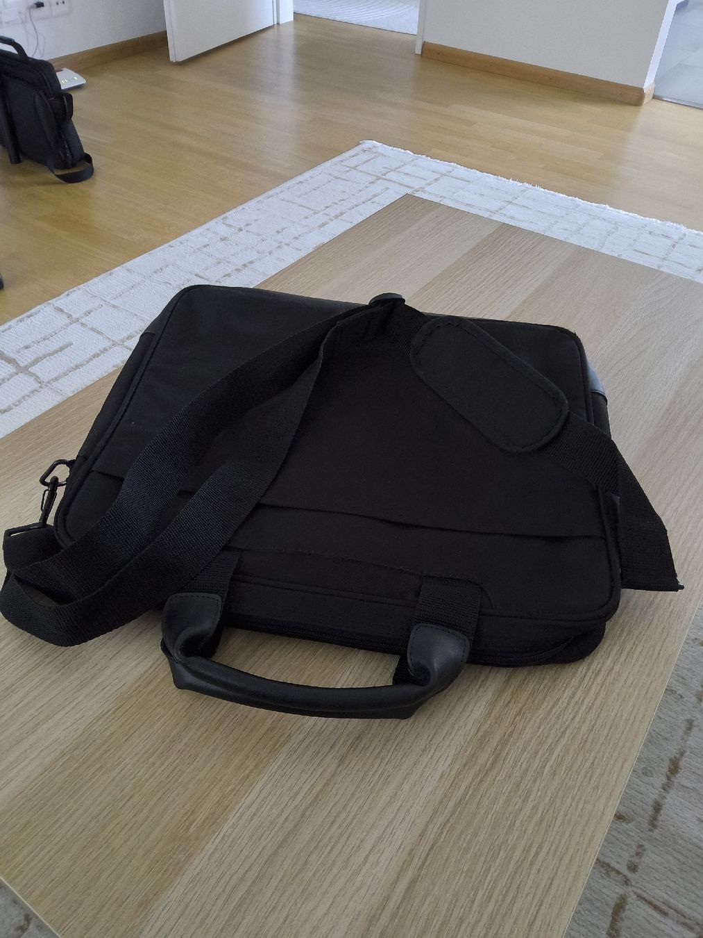 Borse: Hochwertige Thinkpad Ultraportable Laptoptasche – Usato da Münchenstein venduto da dr.fe.96 1