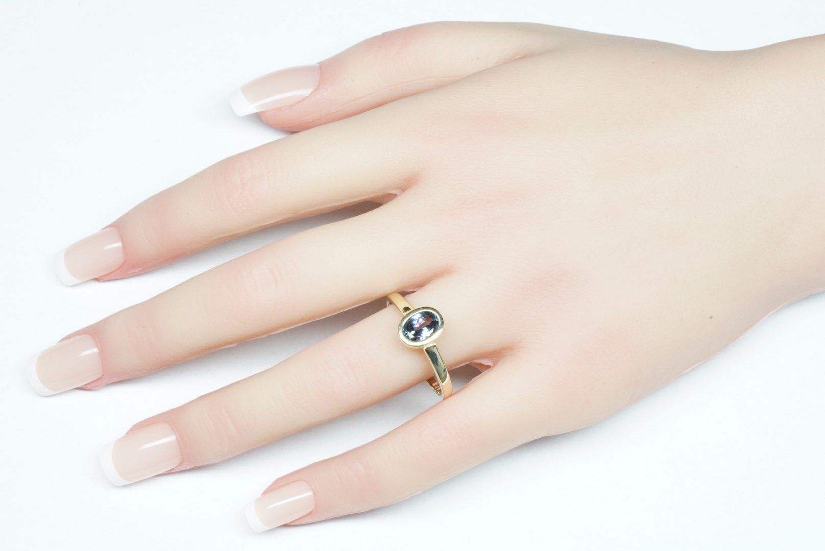 Anelli: Fingerring 9k Gelbgold mit Tansanit – Usato da Bülach venduto da Re-Jewelled 4