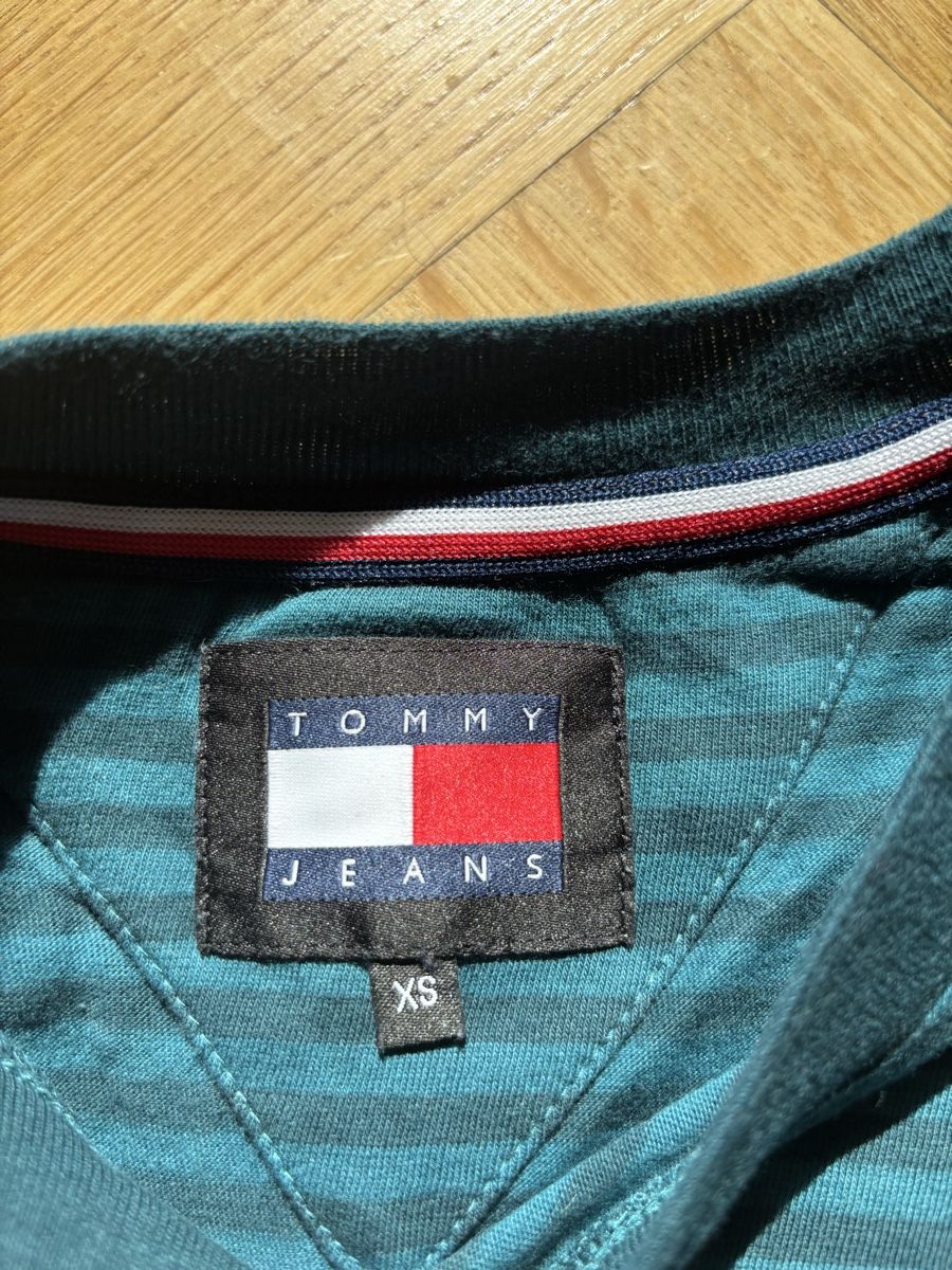 Tommy Hilfiger T-shirt: T-shirt Tommy Hilfiger XS – Nuovo (secondo la descrizione) da Neyruz FR venduto da papillon710 1