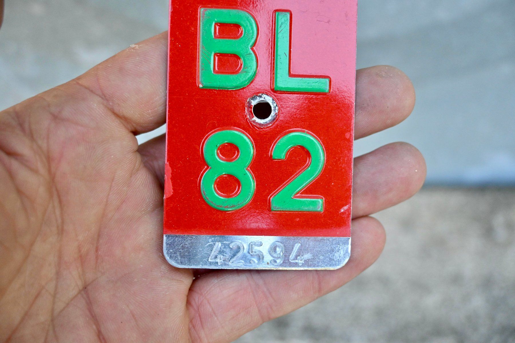 Schilder: Velonummer BL von 1982 - Basel-Land – Gebraucht aus Pfaffhausen von mono_rec 4