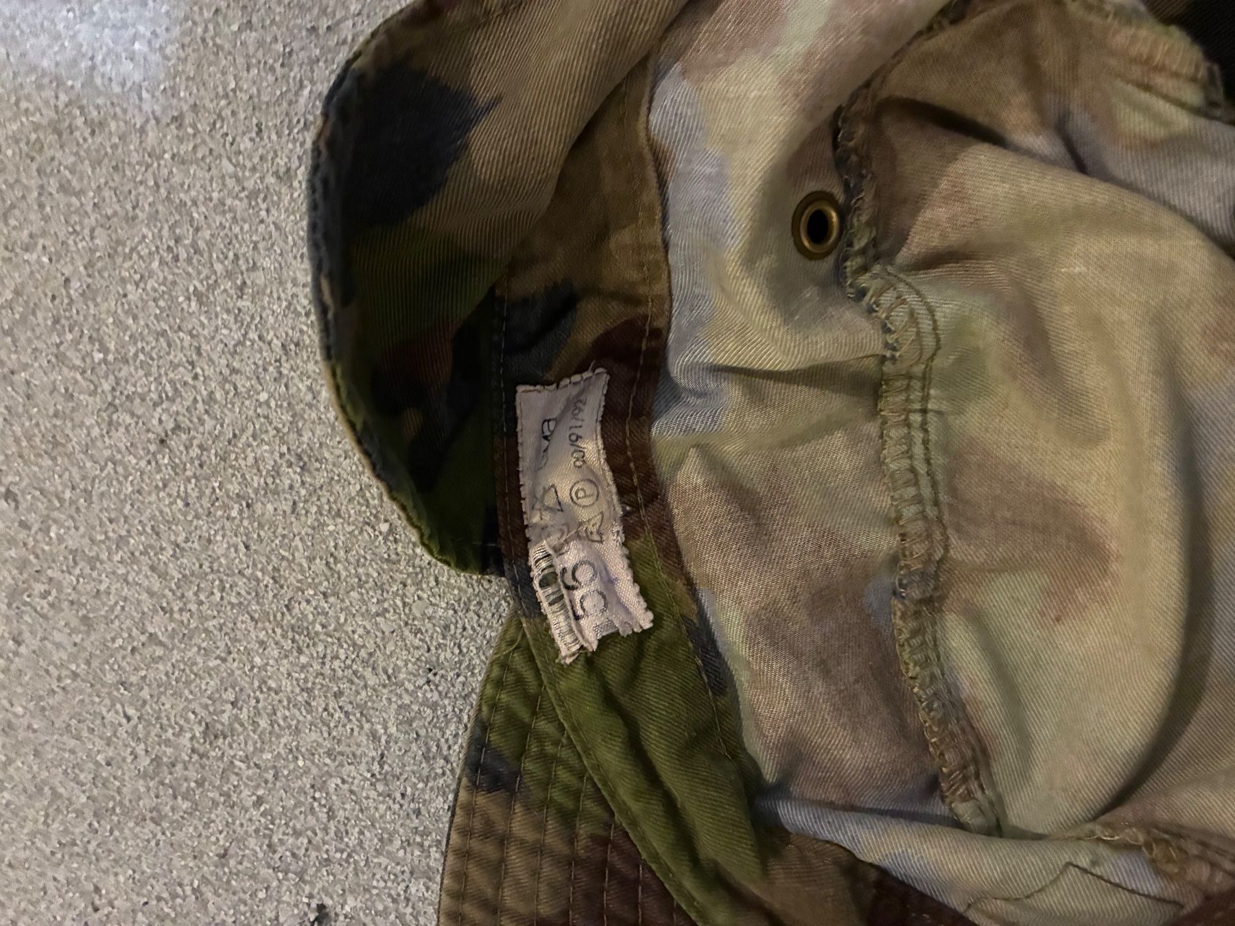 Schweizer Armee Uniformen: Mutz Taz 90 – Gebraucht aus Oberiberg von stab 1