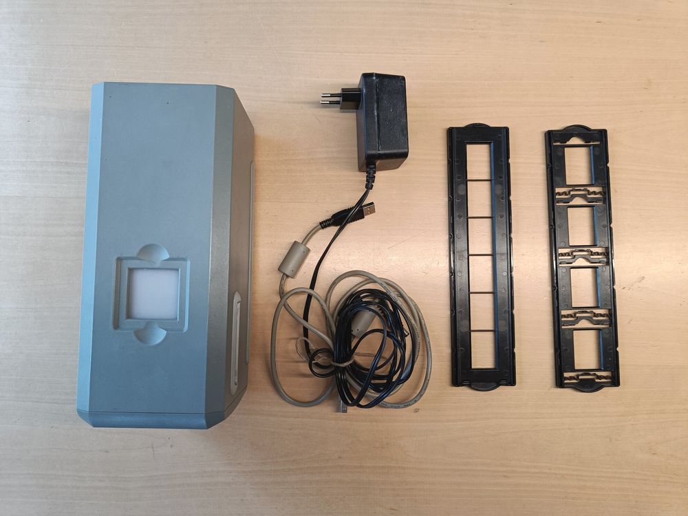 Plustek Z-0037 Support de diapositives pour scanners OpticFilm