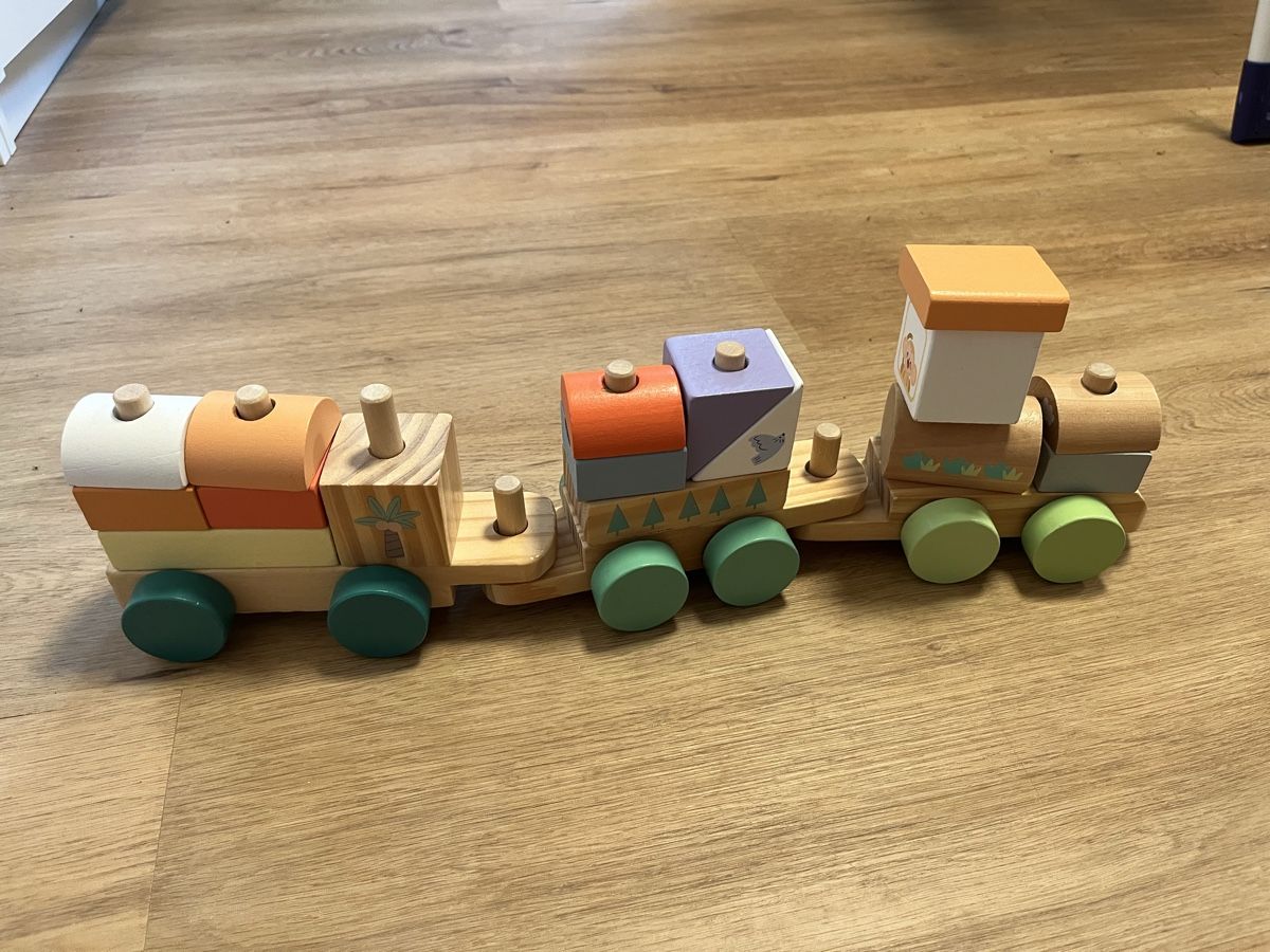 Jouets: Eisenbahnholzzug Kinder – D'occasion à Dübendorf par helenlisa 1