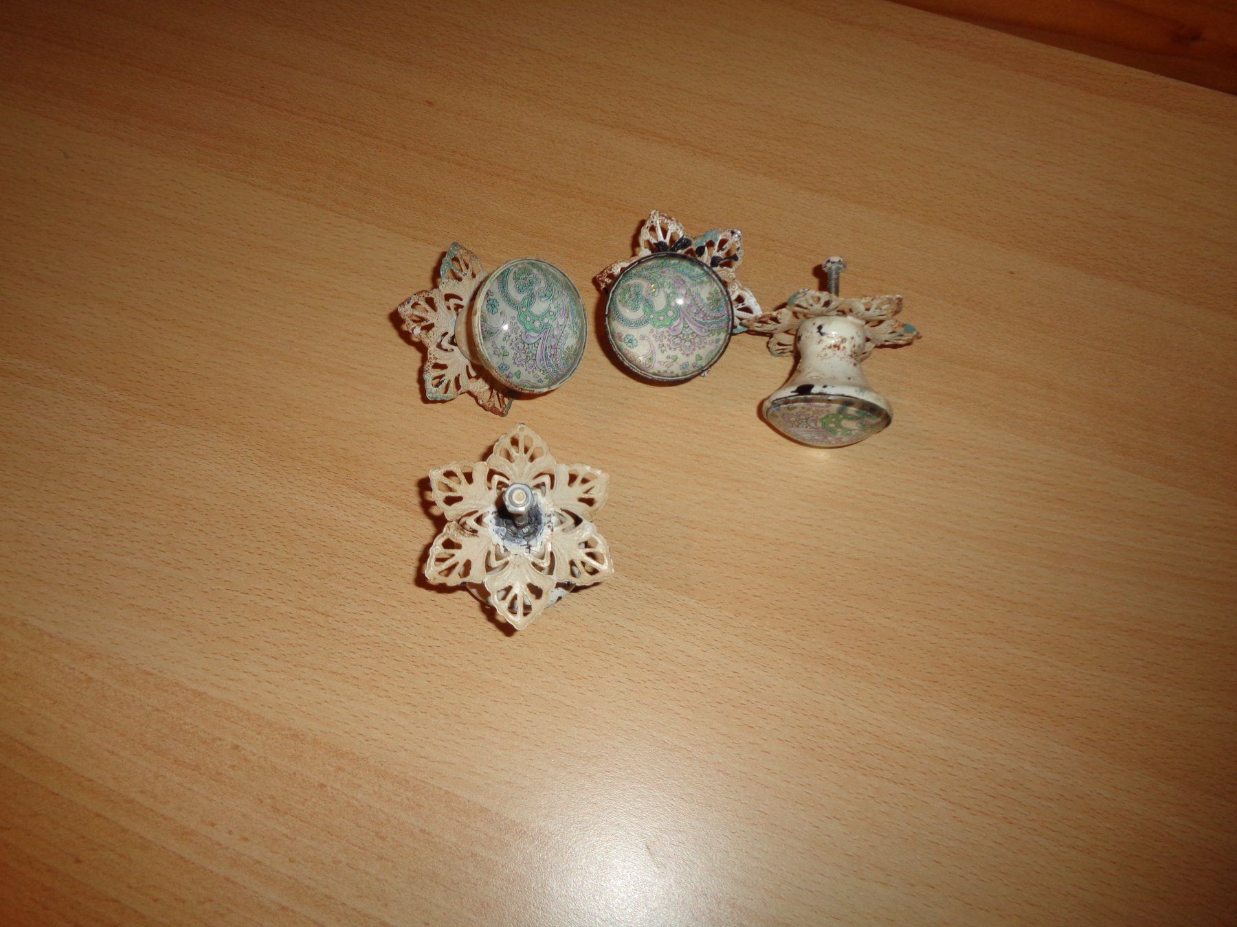 Tutte le decorazioni: *** Möbelknöpfe *** / Shabby 4 x – Usato da Othmarsingen venduto da Leuchtturmlady 1