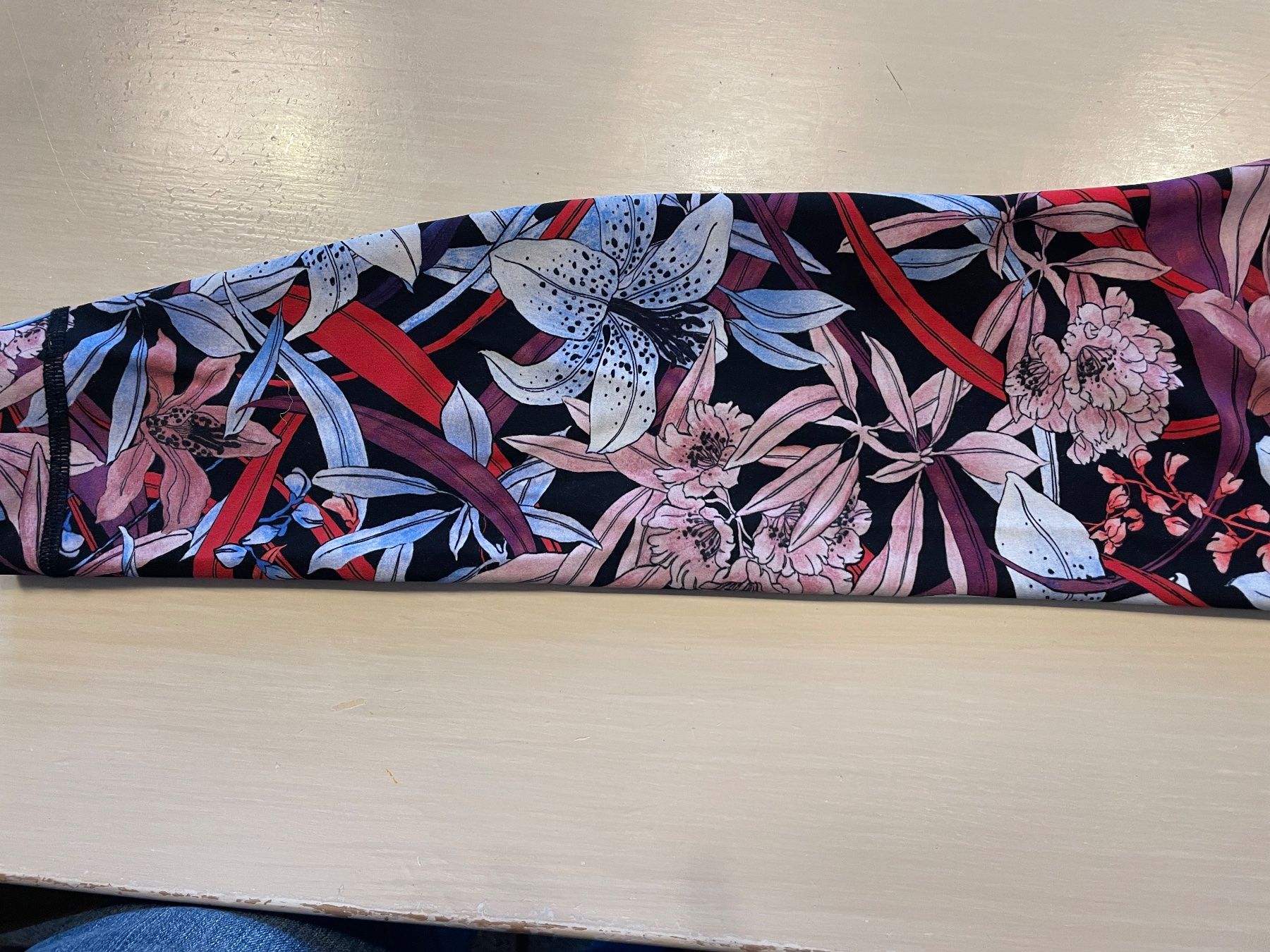 Lululemon Leggings: Leggings fleuris multicolores Lululemon – Gebraucht aus Trelex von fle_dqj6 3