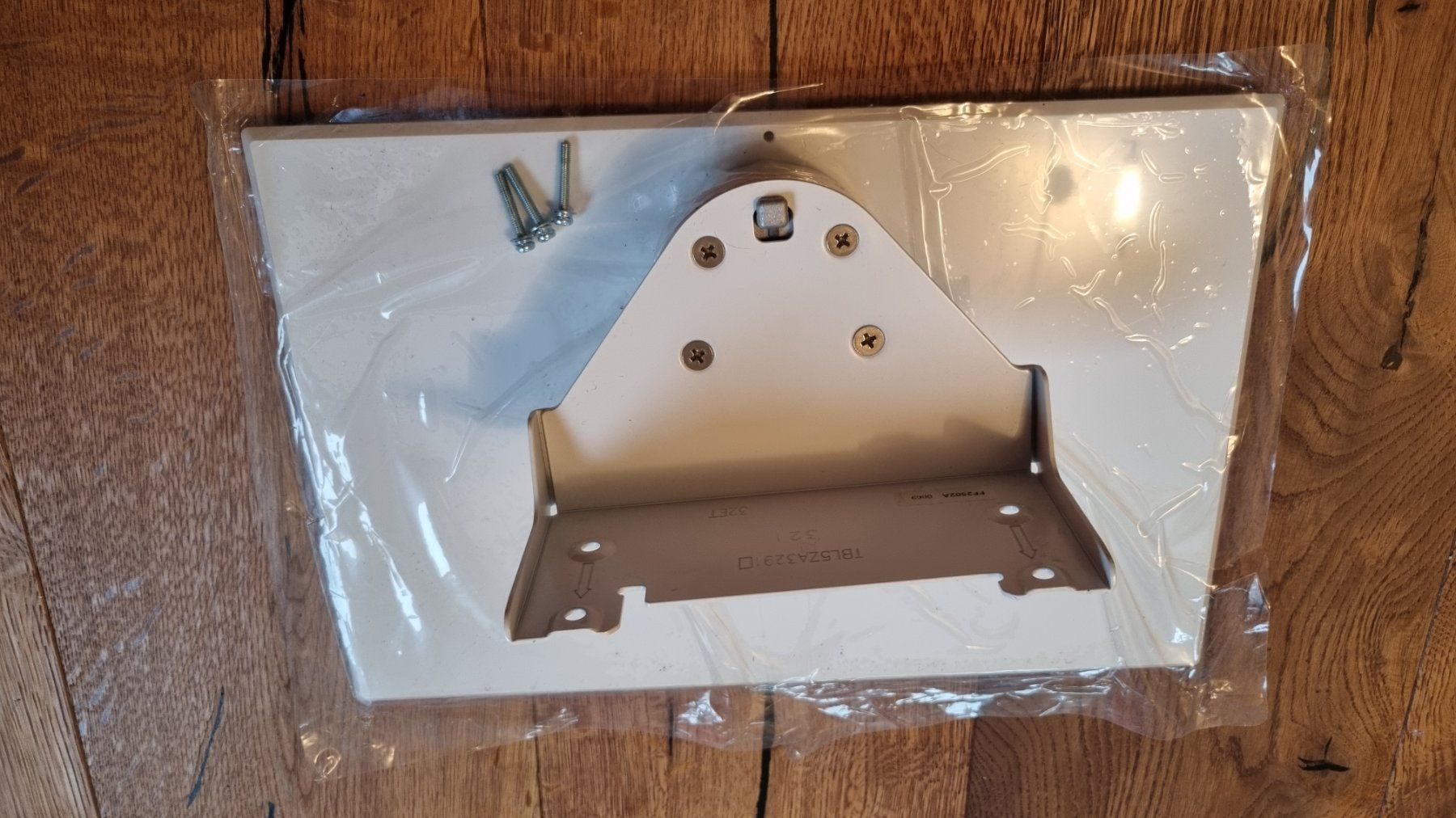 Staffa per monitor: TV Standfuss – Nuovo e nell'imballaggio originale da Fürigen venduto da Bucheli59 5