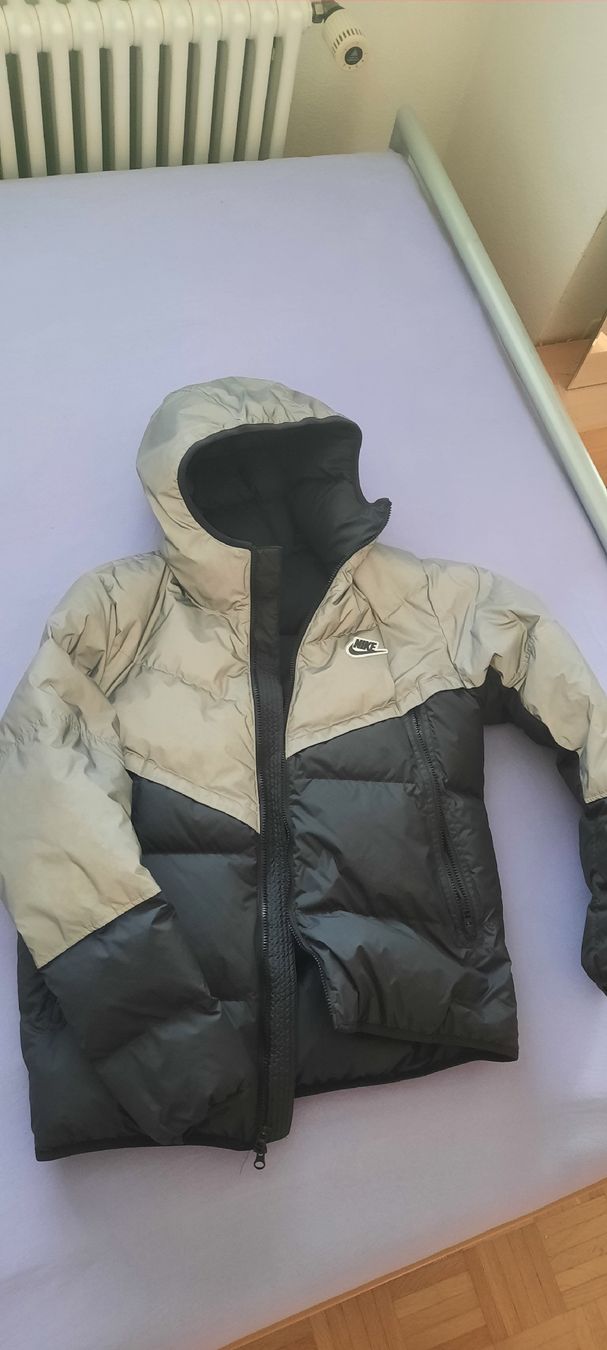 Nike Jacken: Nike Winterjacke Daunengefüttert – Gebraucht aus Aarau von dlo_6vxn 1