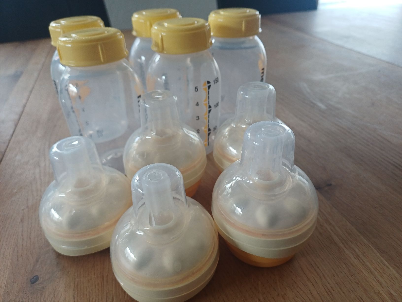 Medela Baby-Mahlzeiten: Medela Muttermilchflaschen und Sauger – Gebraucht aus Boltigen von Taba07 1