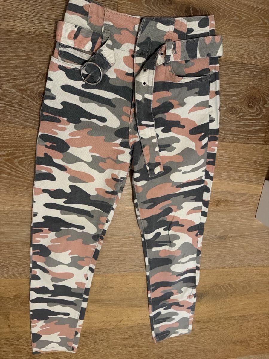 Bershka Hosen: Bershka Hose Tarnmuster Gr. 34/36 – Gebraucht aus Moudon von patricia115 3