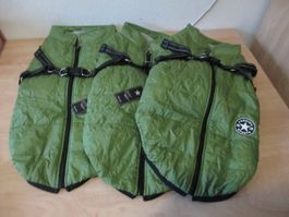 WINTER HUNDEMANTEL MIT GESCHIRR RÜCKENLÄNGE 52CM FABRIKNEU