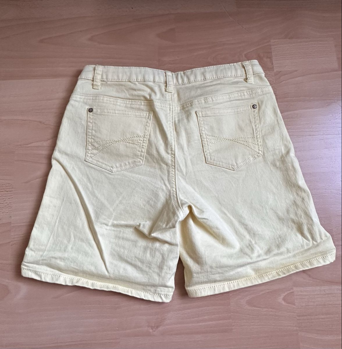 Lotti & Set di vestiti: 2 Shorts Grösse M – Usato da Romanshorn venduto da Butterdog 7