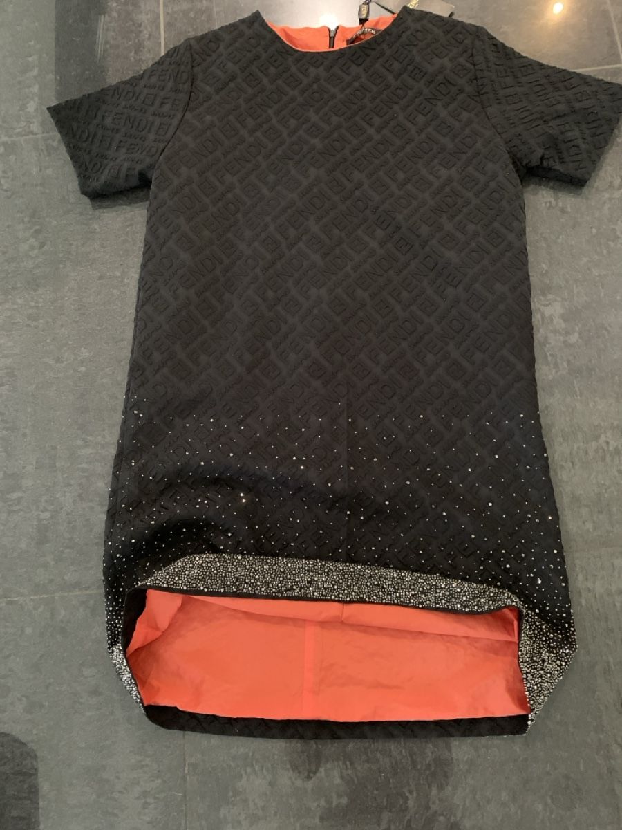 Fendi Vestiti: Fendi skims Kleid – Nuovo (secondo la descrizione) da Bergdietikon venduto da zor_856j 6