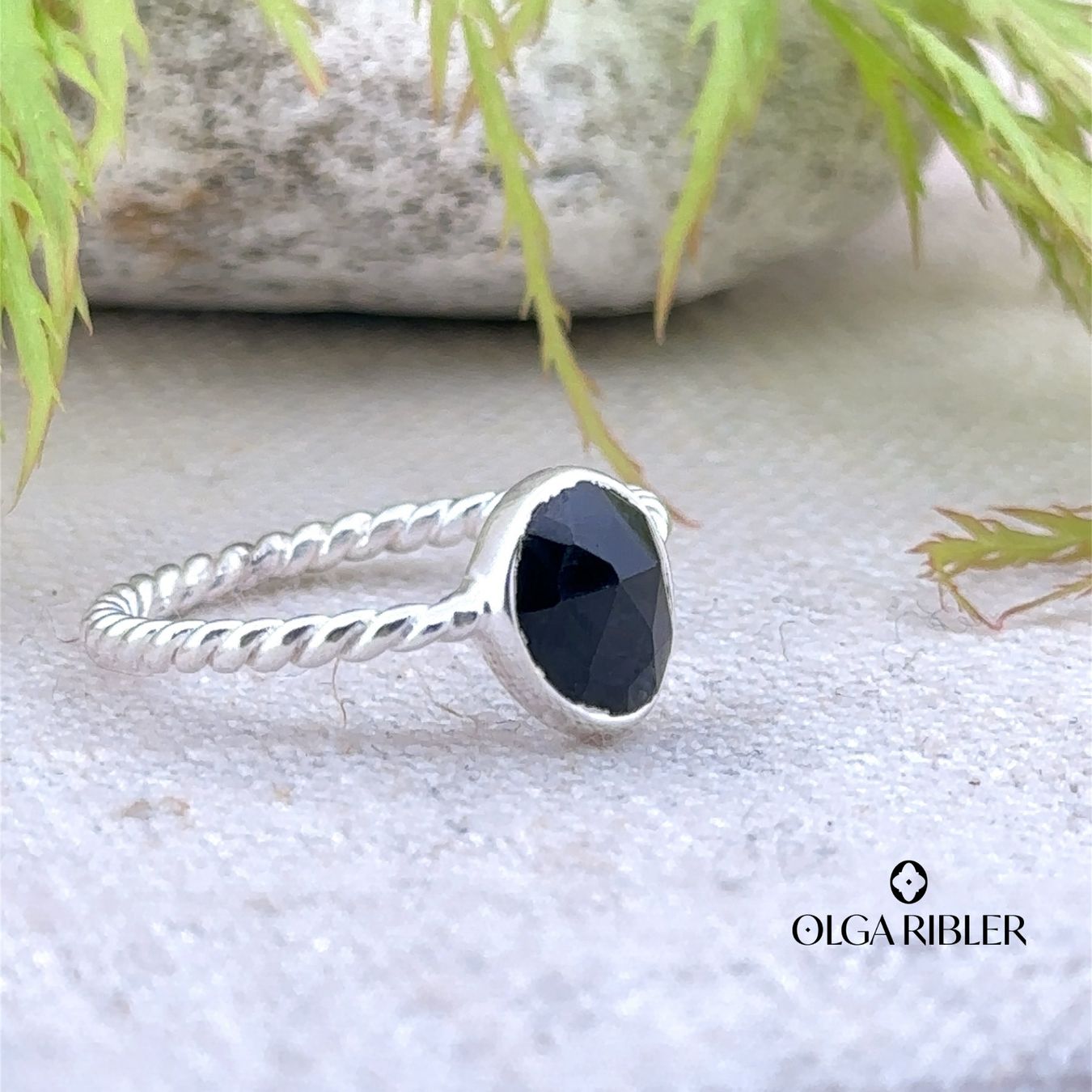 Olga Ribler Anelli: Feiner Silber Ring 925 mit Onyx Grösse 57 – Nuovo (secondo la descrizione) da Luzern venduto da Schmuckoutlet 2