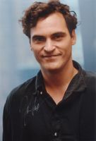 Original Autogramm von JOAQUIN PHOENIX auf Großfoto
