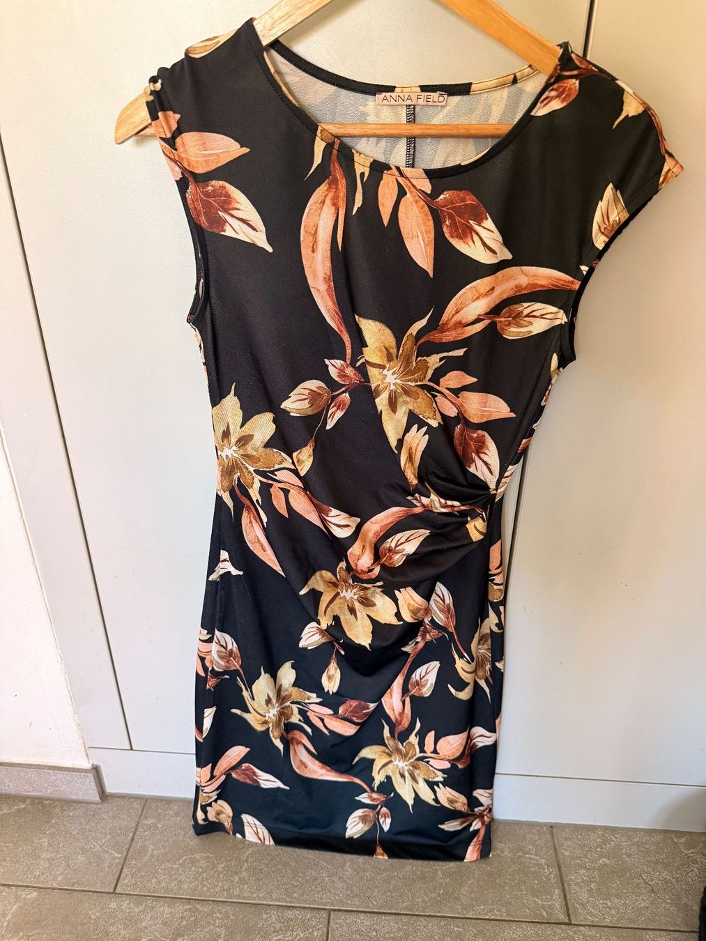 Anna Field Vestiti: Anna Field: Elegantes Sommerkleid mit Blumen- Grösse 36 – Usato da Teufenthal AG venduto da MeineSchatztruhe
