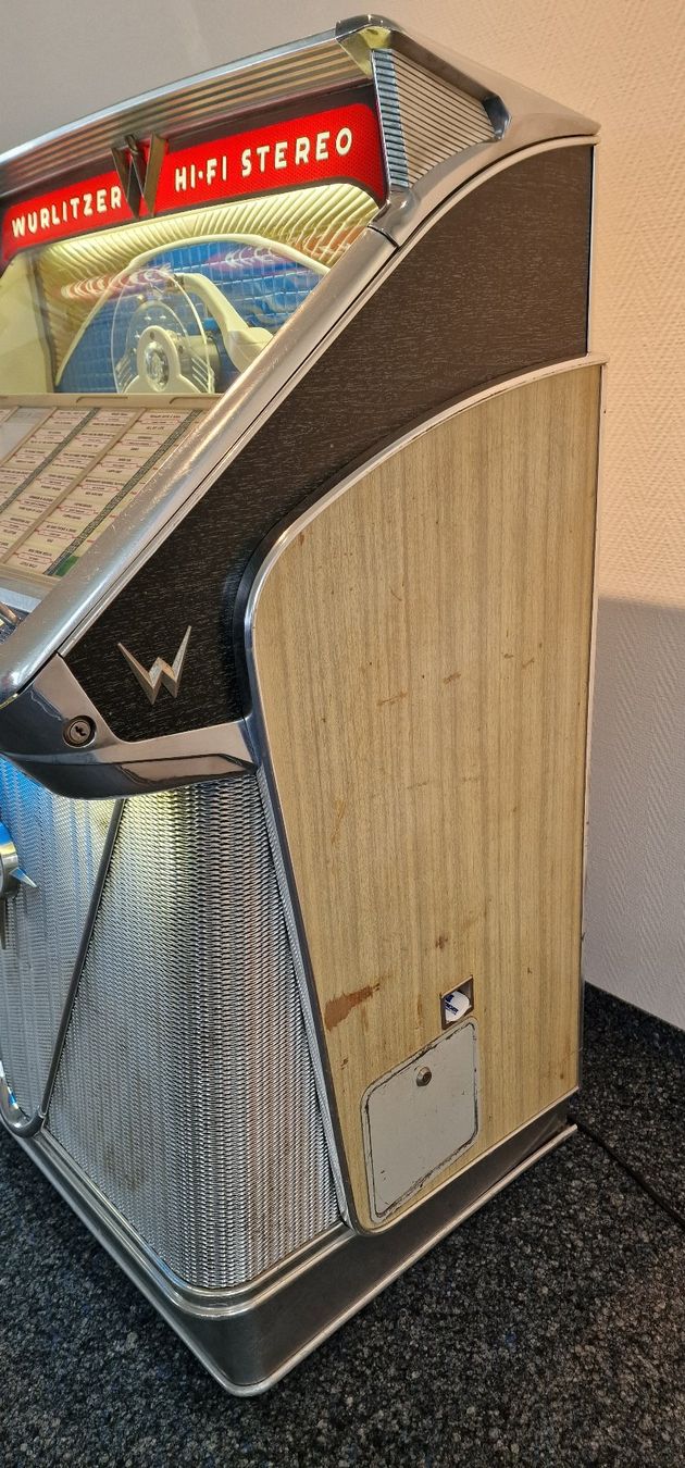 Wurlitzer Jukebox: Musikbox Jukebox Wurlitzer 2404 – Usato da Geroldswil venduto da jukeman 2