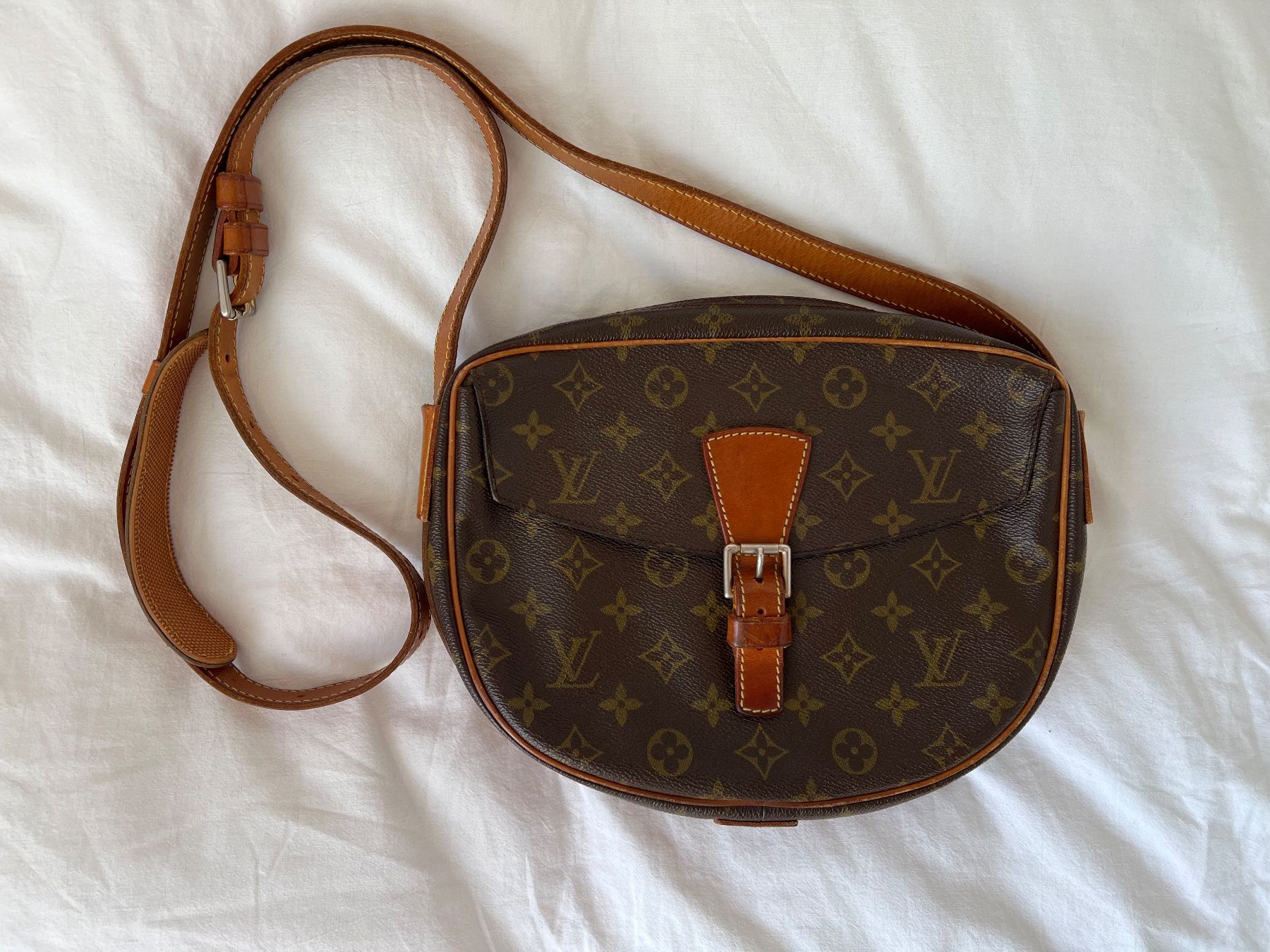 Louis Vuitton Borse: Louis Vuitton Umhängetasche – Usato da Basel venduto da ara_rf7v 1