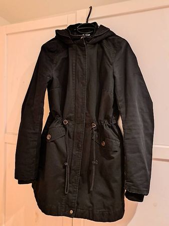 Schwarze Übergangsjacke in Grösse 36
