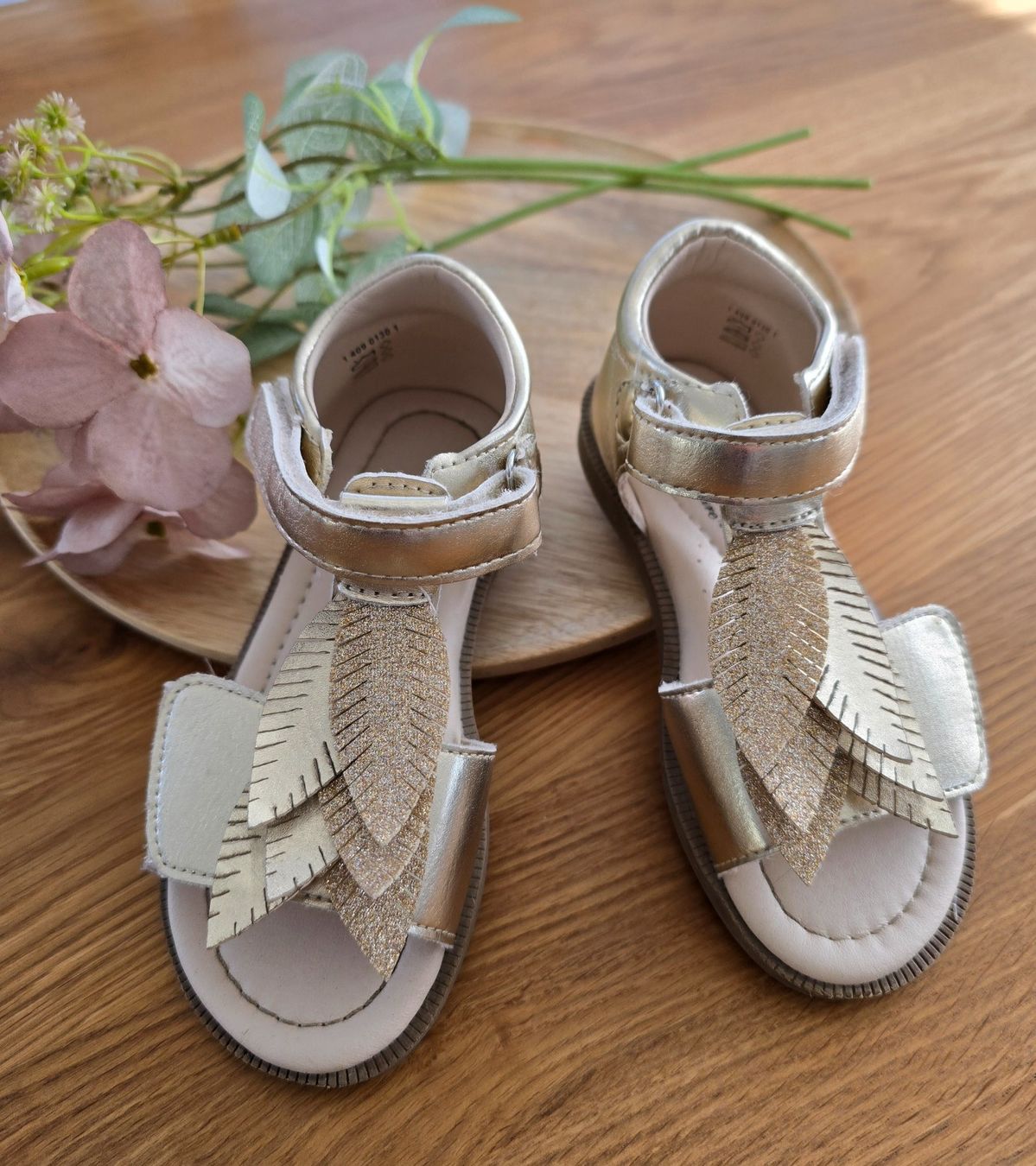 Scarpe per ragazze: Sandalen Gr. 25 – Usato da Zäziwil venduto da Seisler