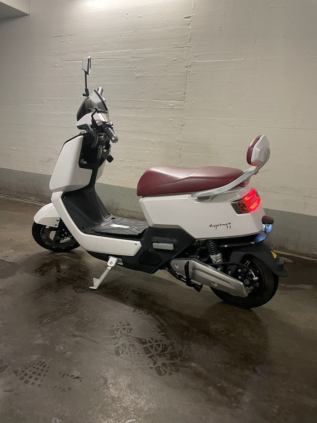 Vespino Scooters: Elektroroller Vespino 7i S – D'occasion à Buchrain par RP12