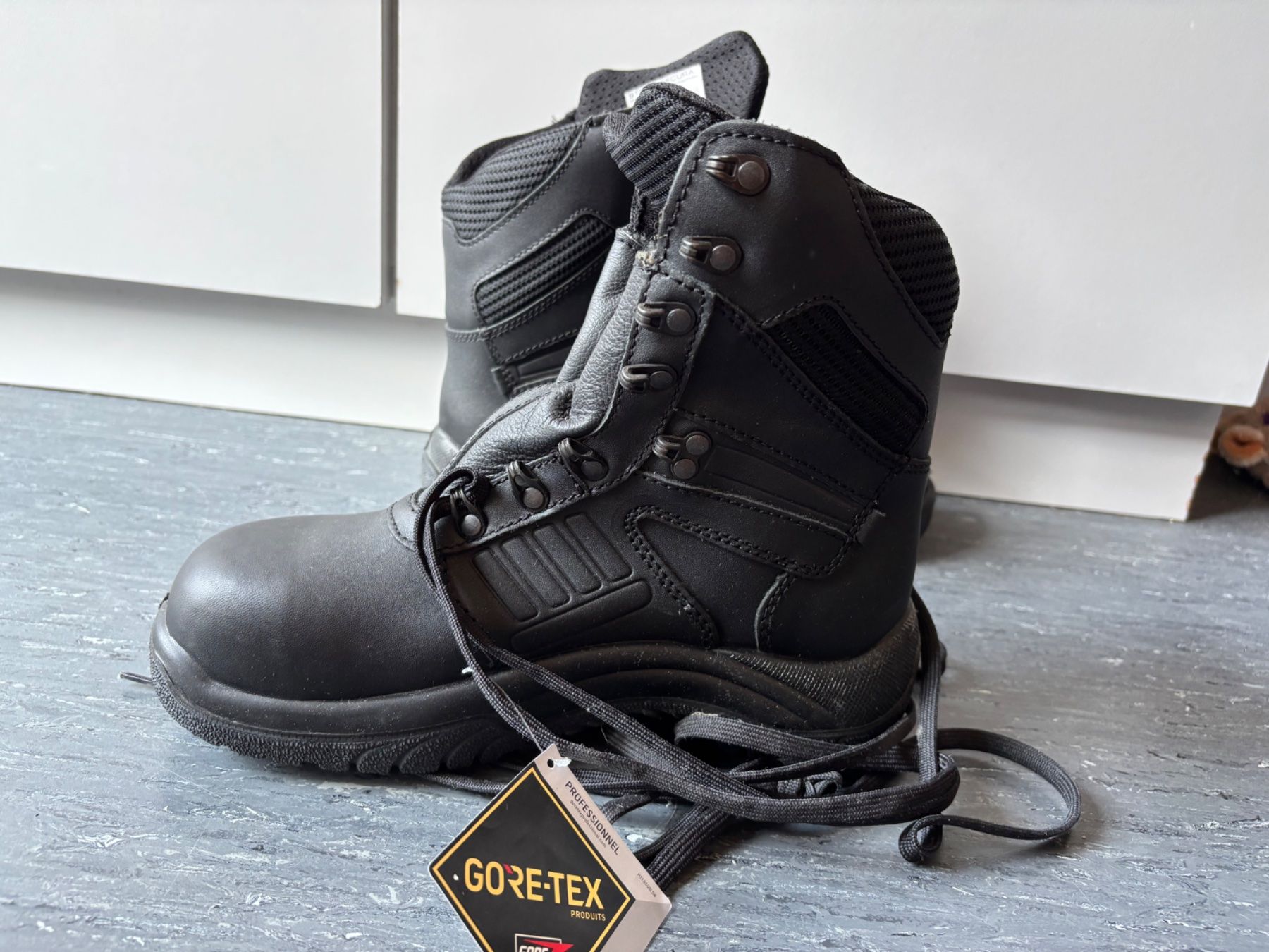 Chaussures hommes: Gortex Steiz Secura Stahlkappe Gr. 38 – Neuf (Voir description) à Basel par non_289x 1