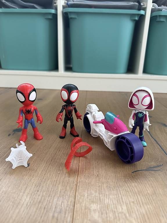 Hasbro Statuette: Spidey Hasbro Figuren Ghost, Spidey, Spin (Miles Morales) – Usato da Buchs SG venduto da pessego2008