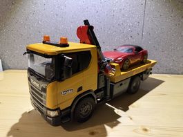 BRUDER - LKW Abschleppdienst mit Auto