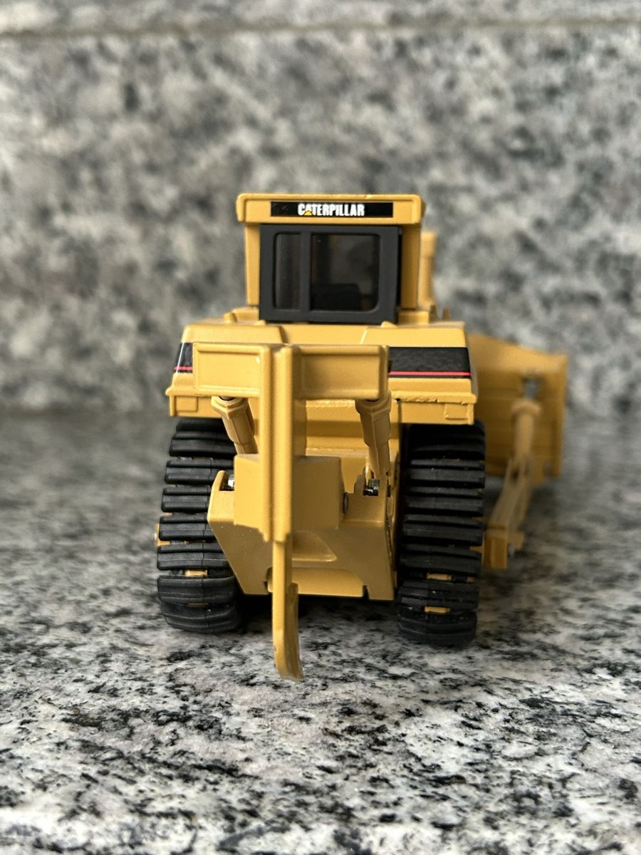 Caterpillar Kits de montage: Cat D9R , 1;50 , NZG – D'occasion à Horw par Tigercat635 3
