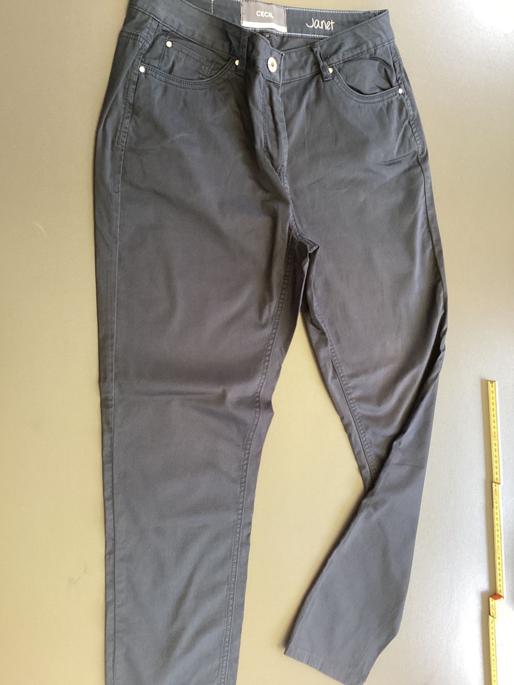 Cecil Hosen: CECIL HOSE GR.30 dunkelblau / dünnerer Stoff / Mod. Janet – Gebraucht aus Frauenfeld von Boldi46