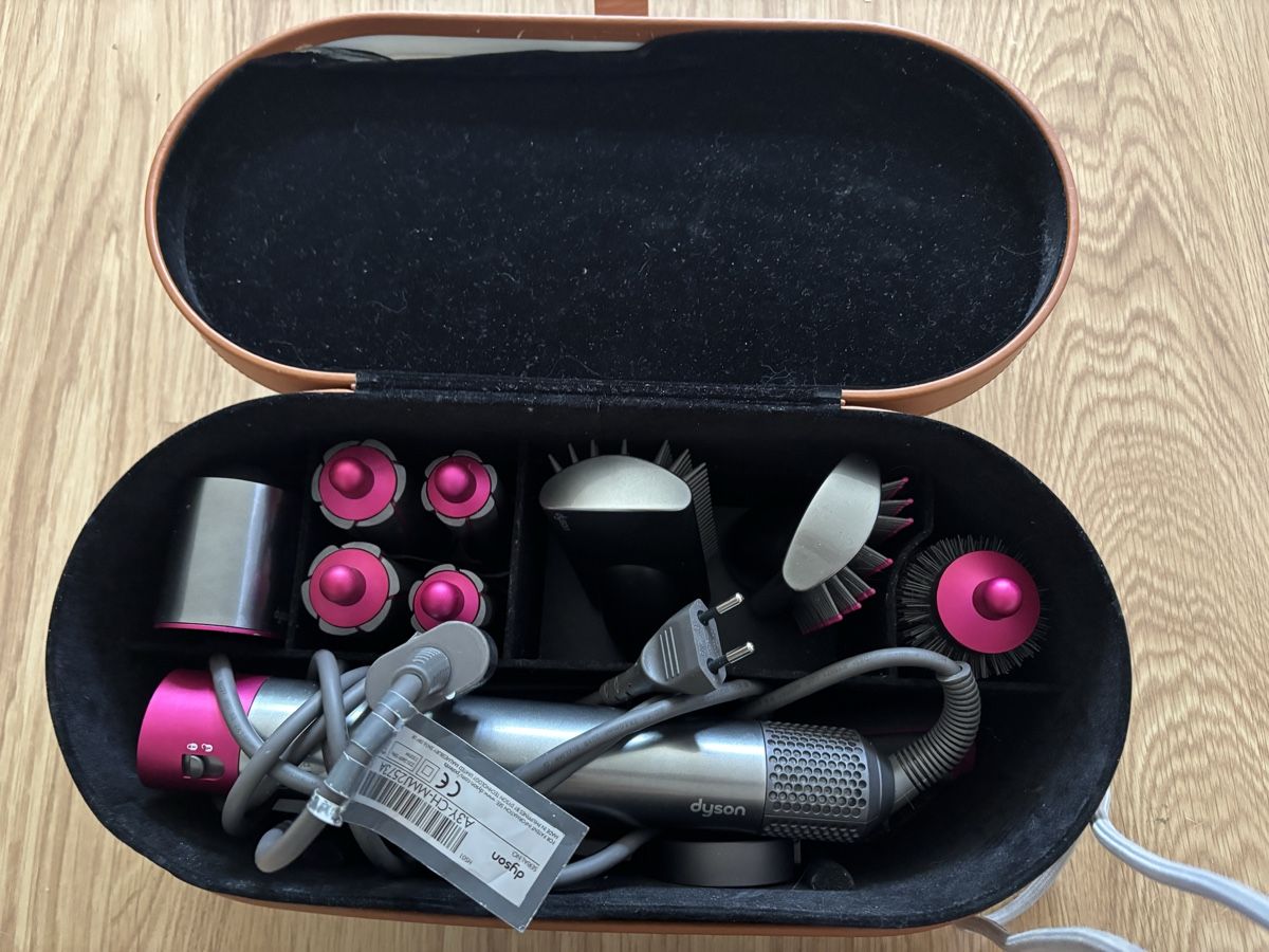 Dyson Asciugacapelli: Dyson Airwrap Complete Long Hairstyle Set Grau – Usato da Frauenfeld venduto da myl_msh9 1