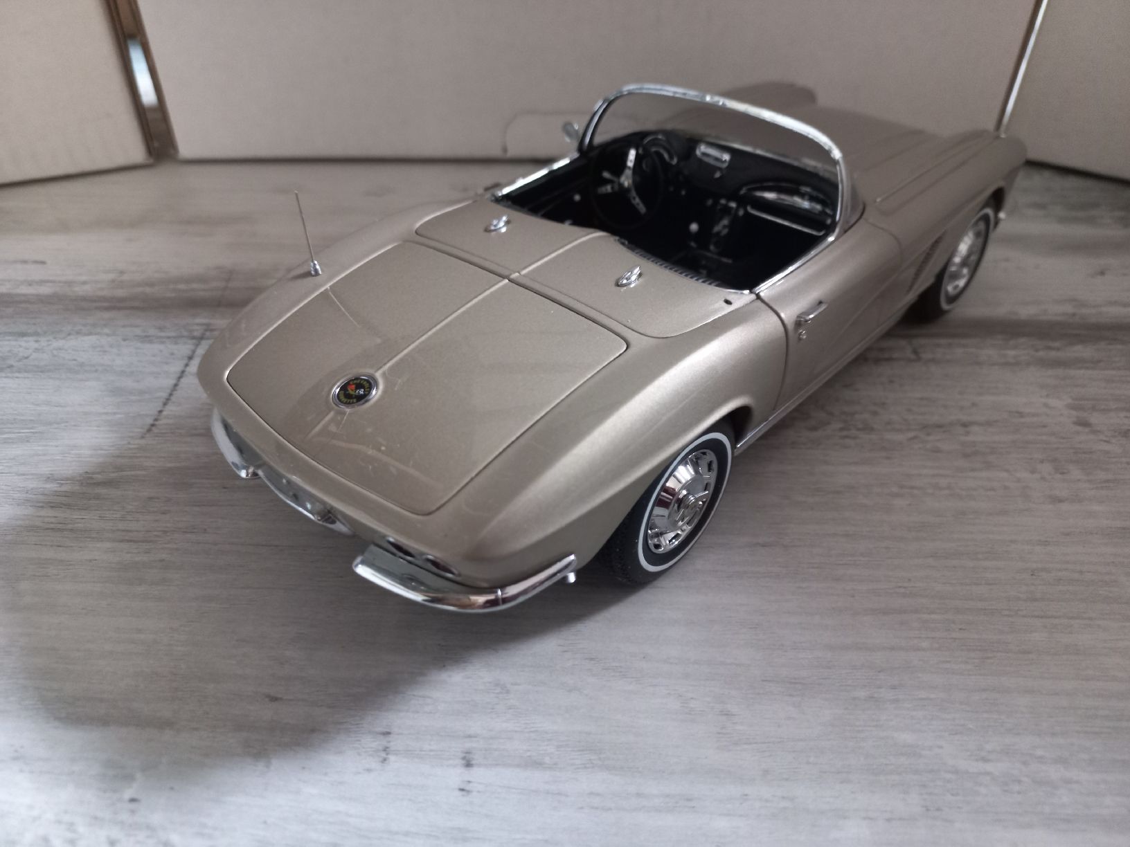 Autoart Modellini d'auto: Chevrolet Corvette C2 1/18 Autoart – Usato da Attalens venduto da remy_s00 4