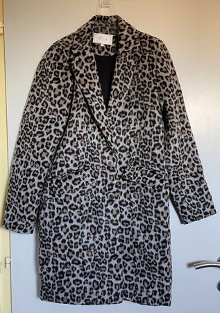 Manteau léopard VILA, taille 34, jamais porté