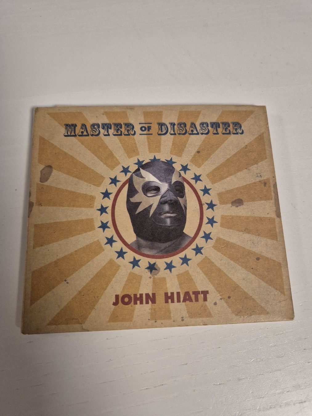 CD: John Hiatt - Master of Disaster - CD – Nuovo (secondo la descrizione) da Uster venduto da newwave0
