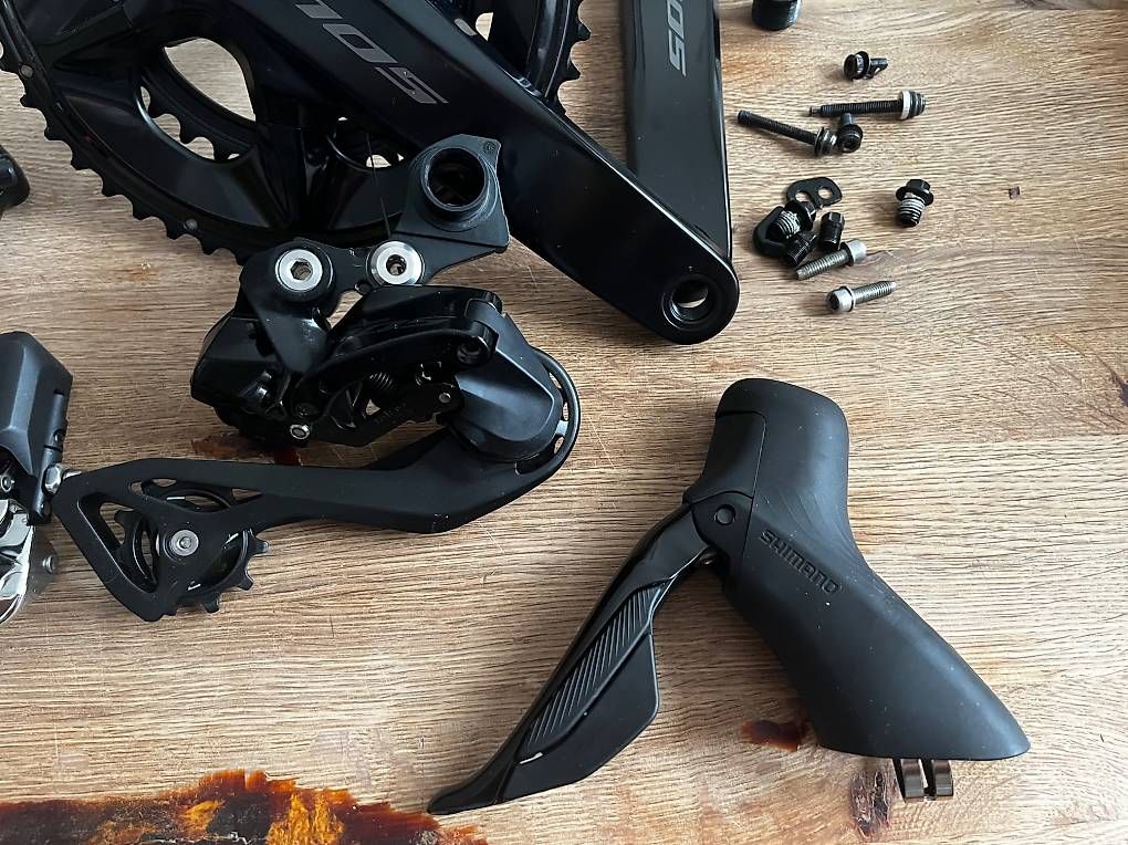Shimano Pezzi di ricambio: Groupe Shimano 105 Di2 12v – Nuovo (secondo la descrizione) da Glovelier venduto da Nanoutou 2
