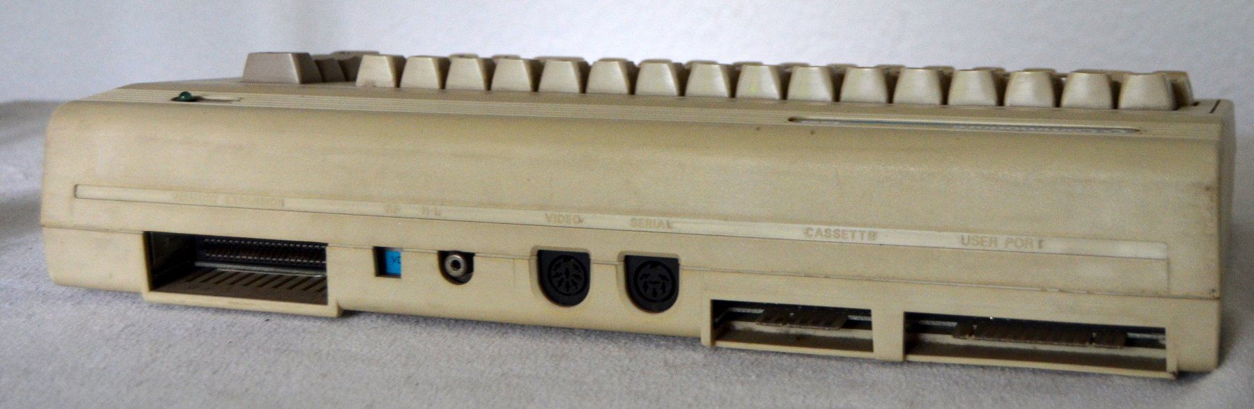 Commodore PC: 2 x Commodore C64 / C64G – Usato da Collonges venduto da arashee 5