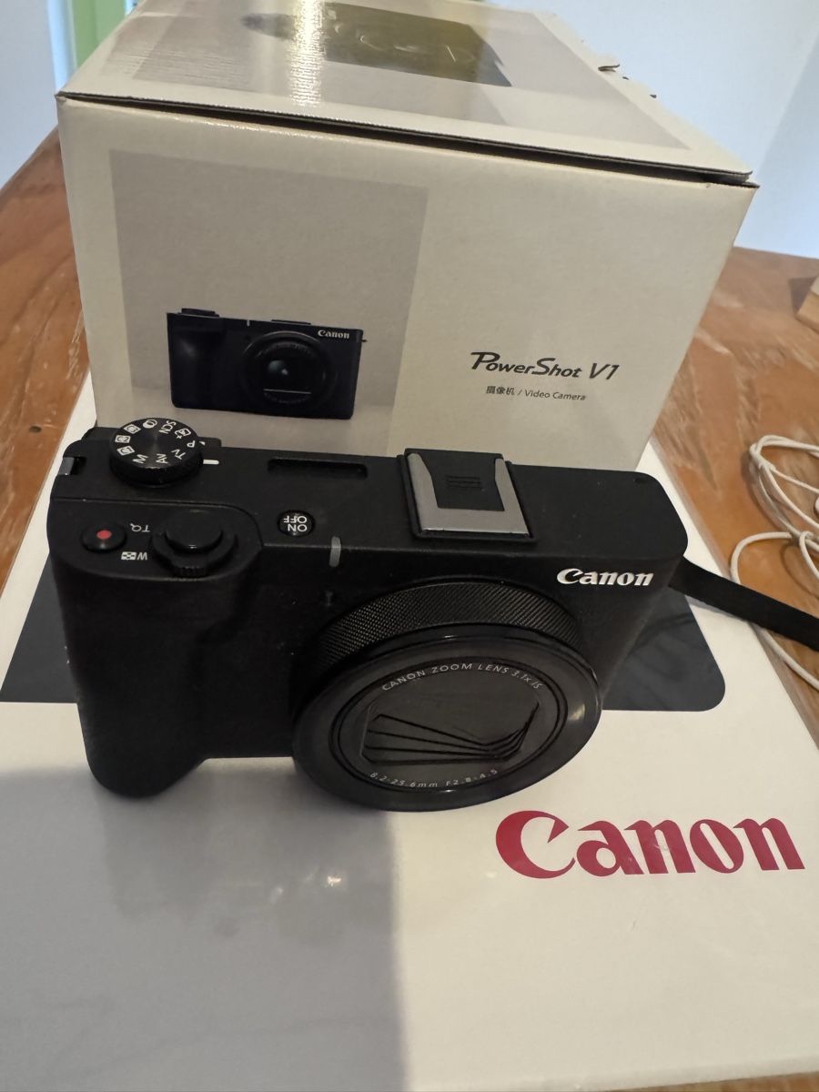 Canon PowerShot V1 Digital Camera Black with Original Box (Neuf (Voir ...