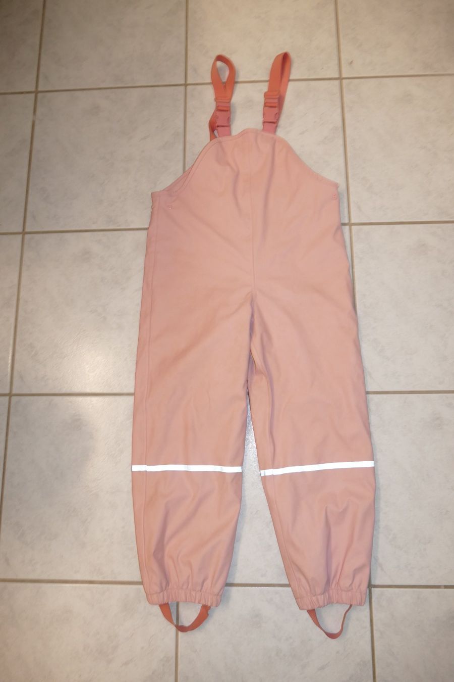 Lupilu Hosen: Lupilu: Kinder Regenhose Gr. 122/128 – Gebraucht aus Niederhasli von Flash32