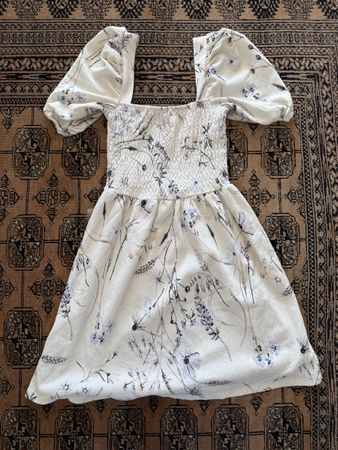 Sommerliches H&M Kleid mit Blumenmuster