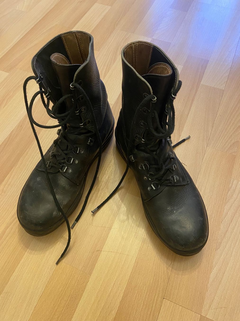 Minerva Scarpe da uomo: Militärstiefel Grösse 43 – Usato da Ostermundigen venduto da D.fou