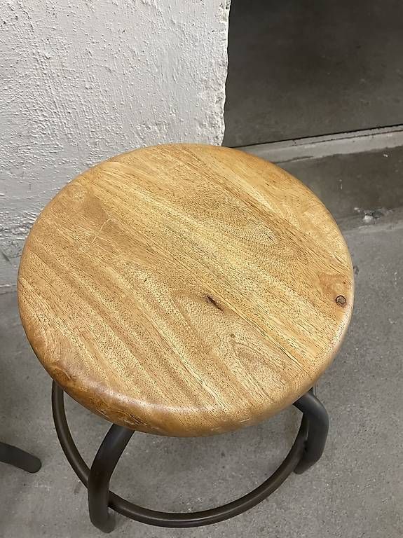 Sgabelli: Retro Fabrik Hocker höhenverstellbar – Usato da Dübendorf venduto da rocki07 1
