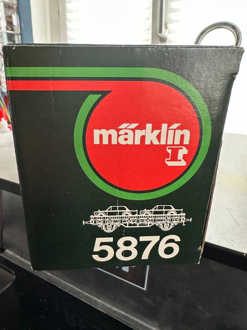 Märklin Piste: Güterwagen Märklin 5876 mit 2 BMW 2002 – Nuovo e nell'imballaggio originale da Allschwil venduto da Largescale 1