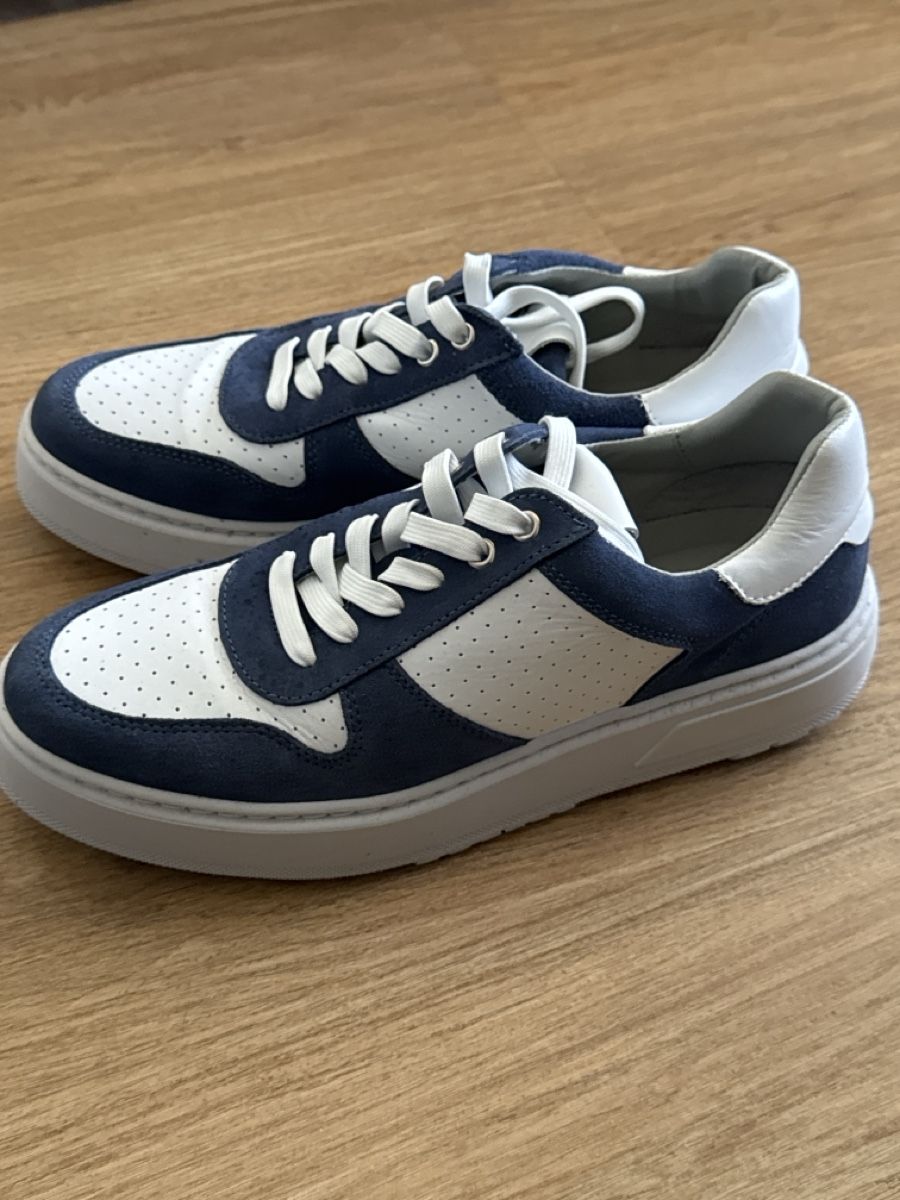 Heine Scarpe da donna: Ledersneakers Gr.40 – Usato da St. Gallen venduto da _aai18