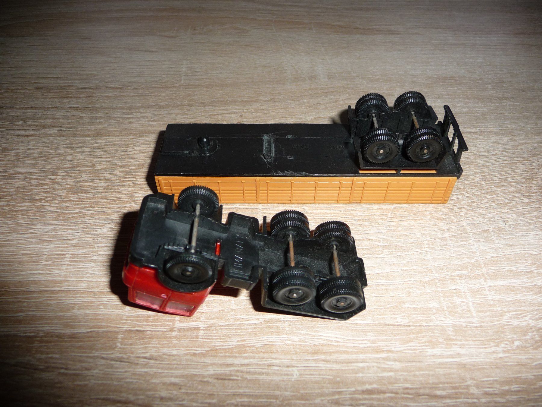 Fiat Modellini d'auto: Lima LKW Rot Satellschlepper 1:87 – Usato da Rapperswil SG venduto da 1035f 3